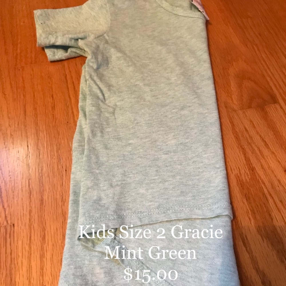 Lularoe Kids Gracie Shirt - size 2